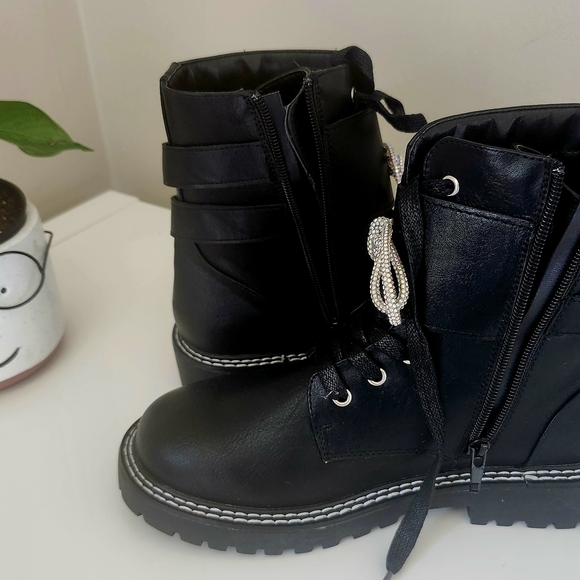 Black and Silver Boots with Buckle Straps - Picture 4 of 6